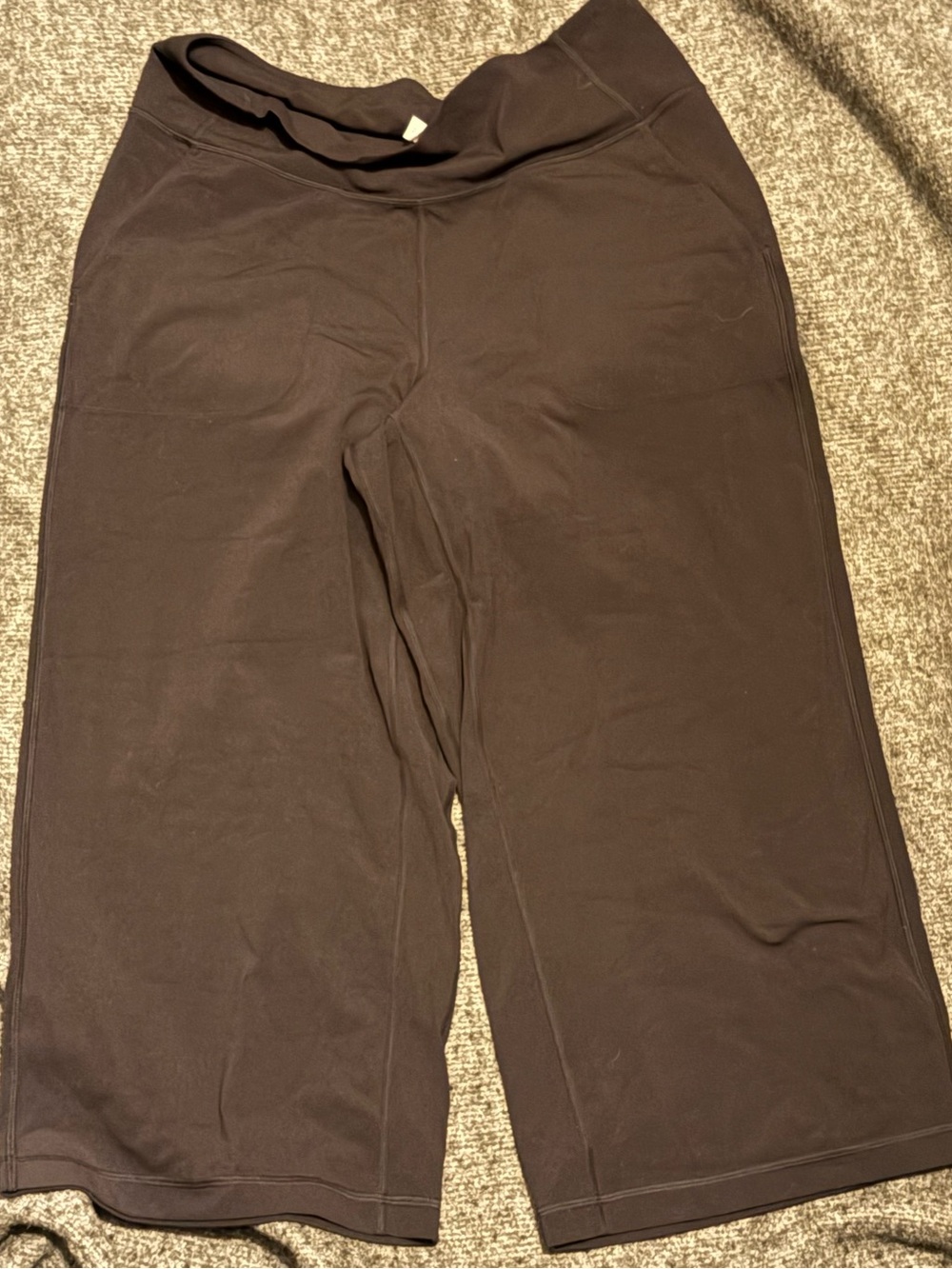 lululemon Black Wide-Leg Capris size 12